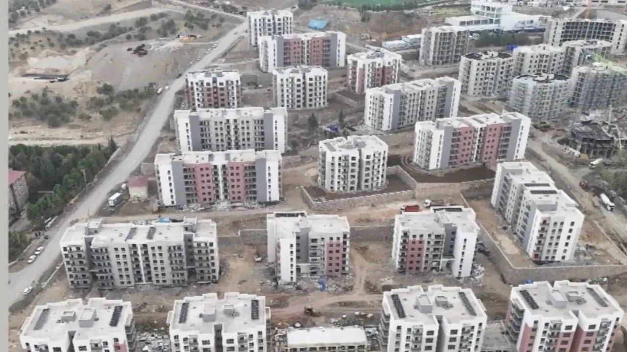 Kahramanmaraş'ta 1169 konut ve 220 ofisin yeni sahipleri kura ile belli oluyor