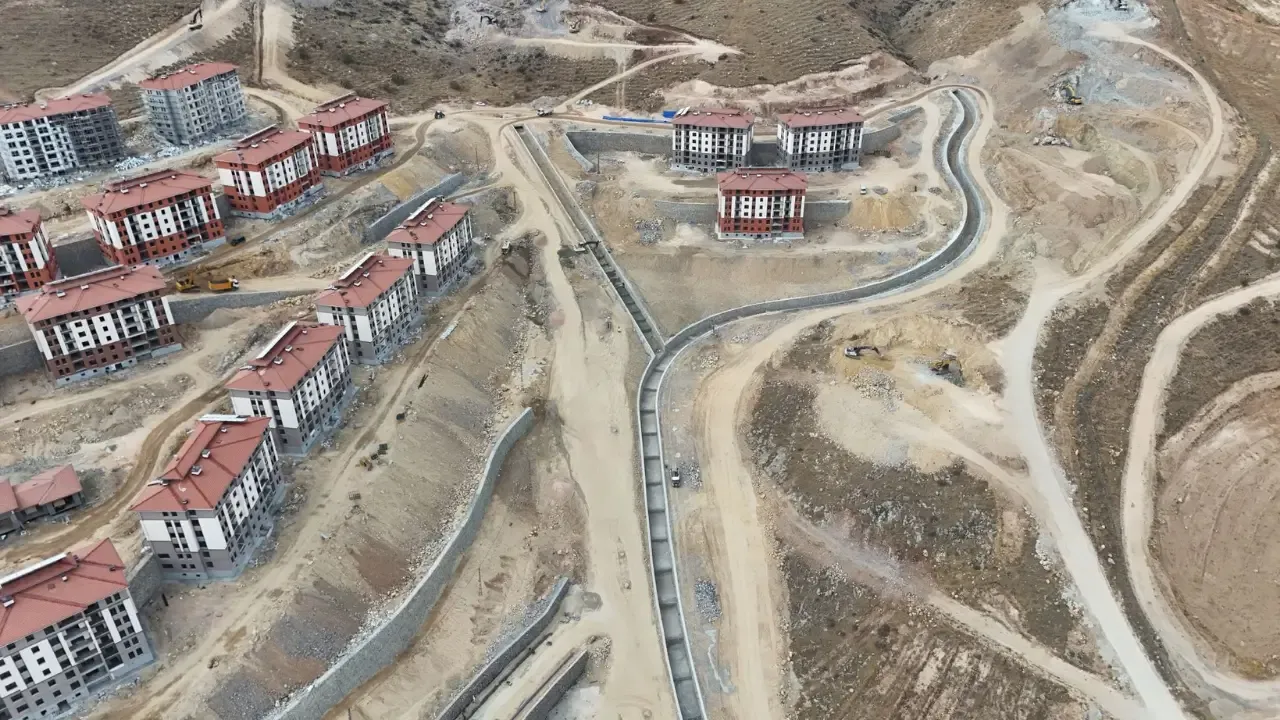 Malatya Battalgazi'de 875 deprem konutunda sona gelindi