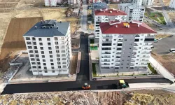 Sivas'ta yeni yollar açıldı! Ahmet Turan Gazi Mahallesi'nde yol ve asfalt atağı başladı.