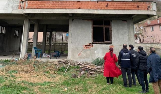 Elazığ’da deprem hasar tespit çalışmaları hızla devam ediyor