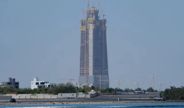 Dünyanın en yüksek binası "Cidde Kulesi" gökyüzüne yükseliyor