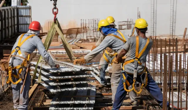 İnşaat sektöründeki ücretli çalışan sayısı 2 milyon kişiye yükseldi