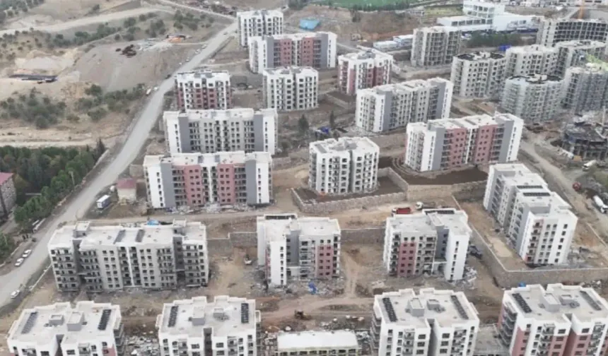 Kahramanmaraş'ta 1169 konut ve 220 ofisin yeni sahipleri kura ile belli oluyor