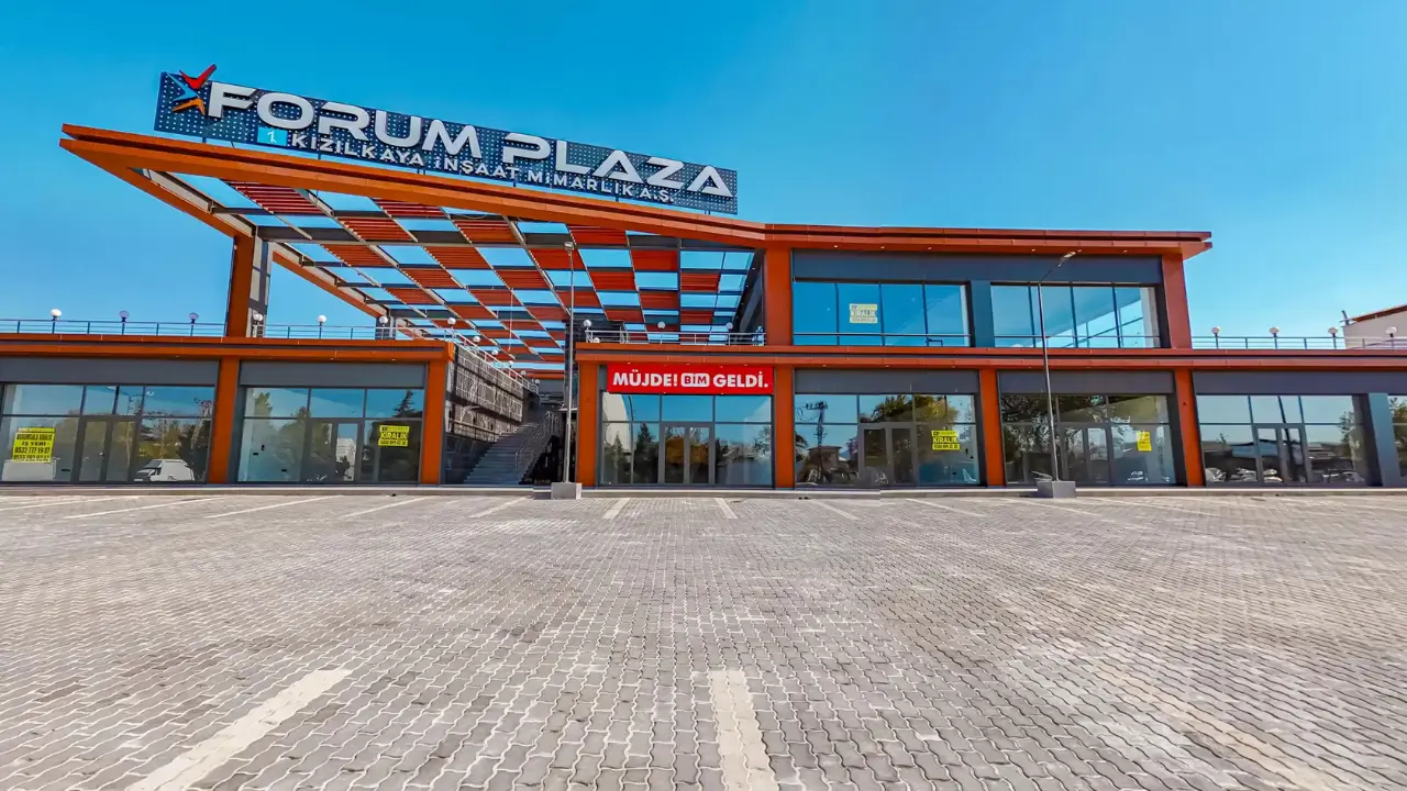 Forum Plaza