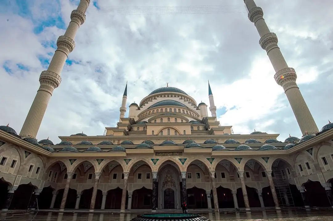 Şahinbey Millet Camii