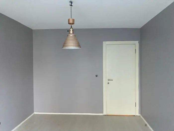 Polisan Dingin Gri Ile Boyanan Duvar