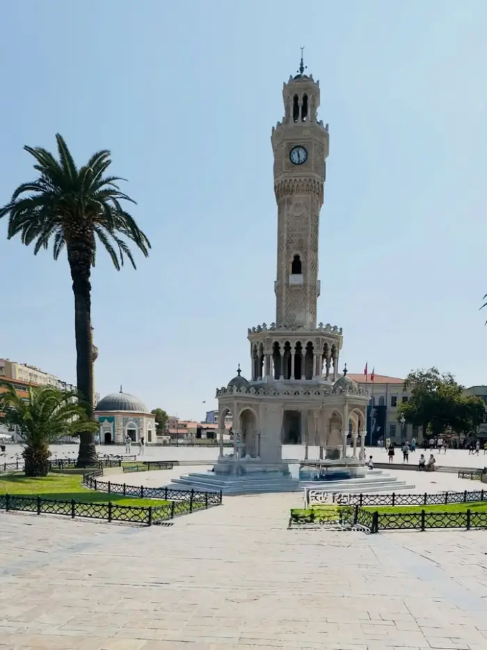 İzmir Konak Saat Kulesi